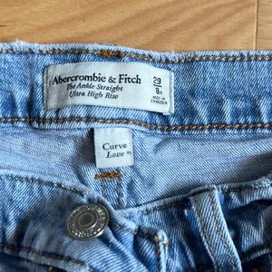 Abercrombie Curve Love Ankle Straight Jeans
